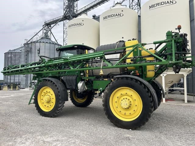 Image of John Deere R4045 equipment image 4
