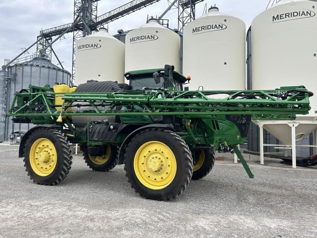 Image of John Deere R4045 equipment image 1