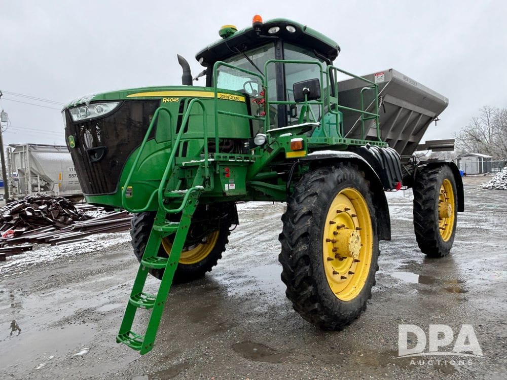 2015 John Deere R4045 Equipment Image0