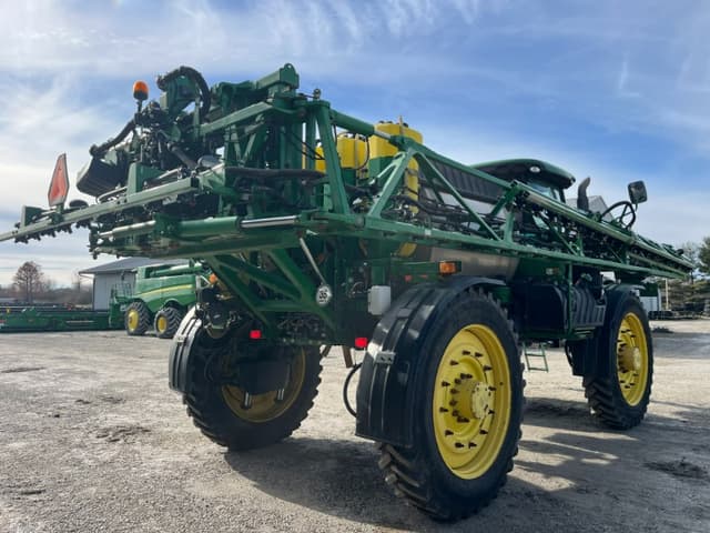 Image of John Deere R4045 equipment image 4