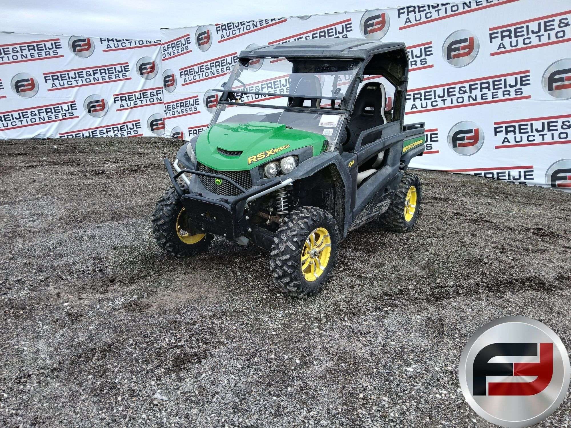 2015 John Deere RSX850i Equipment Image0