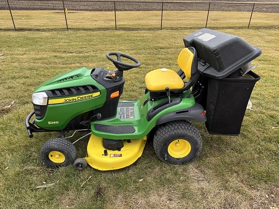 Image of John Deere S240 equipment image 4