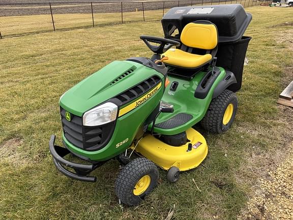 Image of John Deere S240 equipment image 3