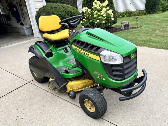 Main image John Deere S240