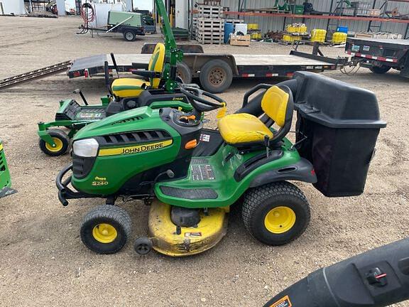 Image of John Deere S240 equipment image 1