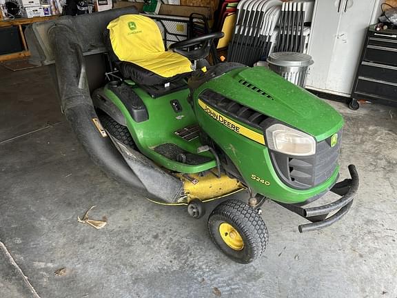 Image of John Deere S240 equipment image 1