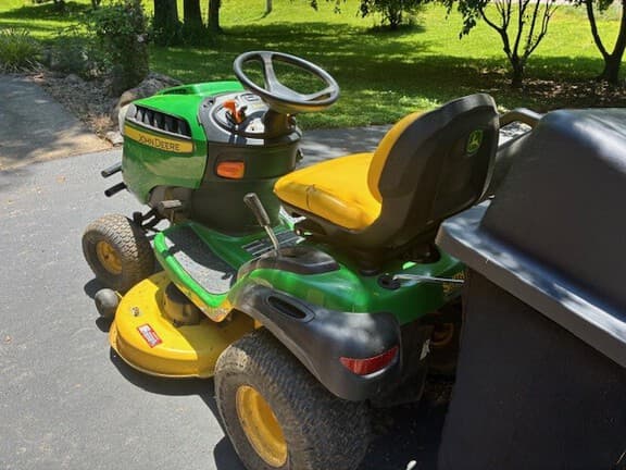 Image of John Deere S240 equipment image 4