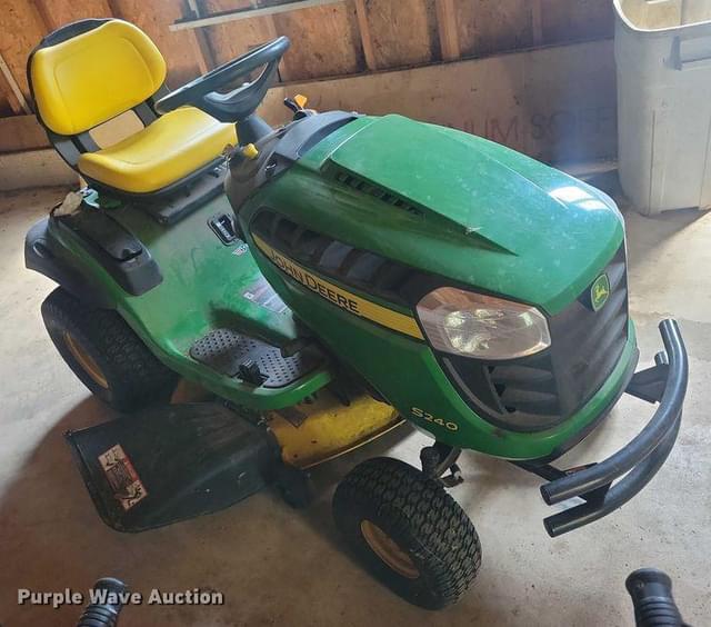 Image of John Deere S240 equipment image 2