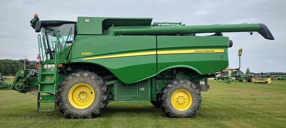 Image of John Deere S650 equipment image 1