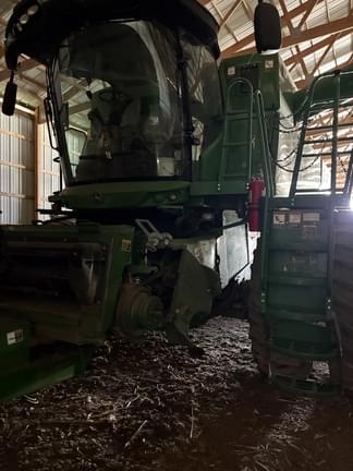 Image of John Deere S660 equipment image 4