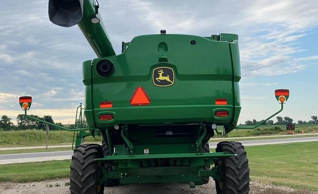 Image of John Deere S660 equipment image 3