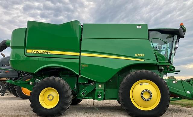 Image of John Deere S660 equipment image 4