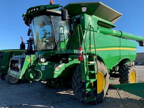 Main image John Deere S660