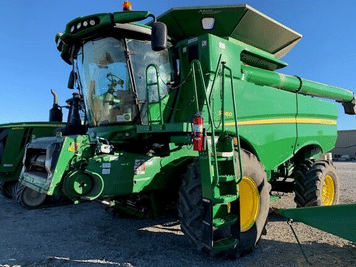 Main image John Deere S660