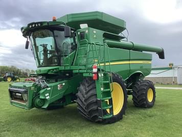 Main image John Deere S660