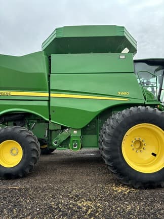 Image of John Deere S660 equipment image 4