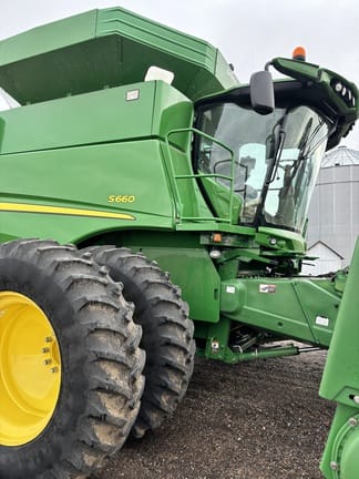 2015 John Deere S660 Equipment Image0