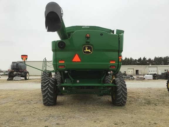 Image of John Deere S660 equipment image 2