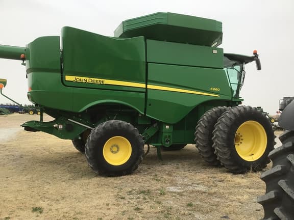 Image of John Deere S660 equipment image 4