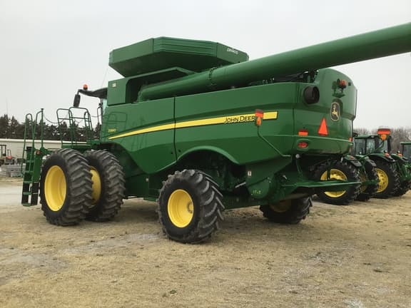 Image of John Deere S660 equipment image 3