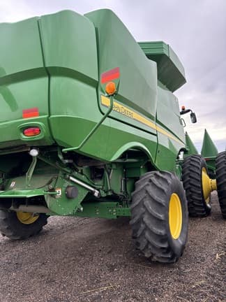 Image of John Deere S660 equipment image 3