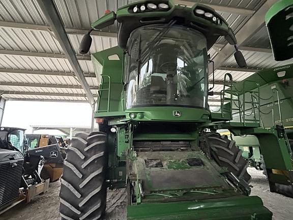 Image of John Deere S660 equipment image 1