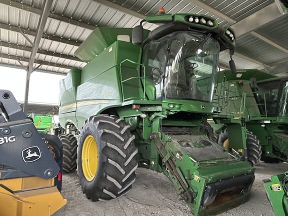 Main image John Deere S660