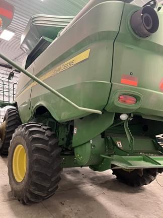 Image of John Deere S660 equipment image 2