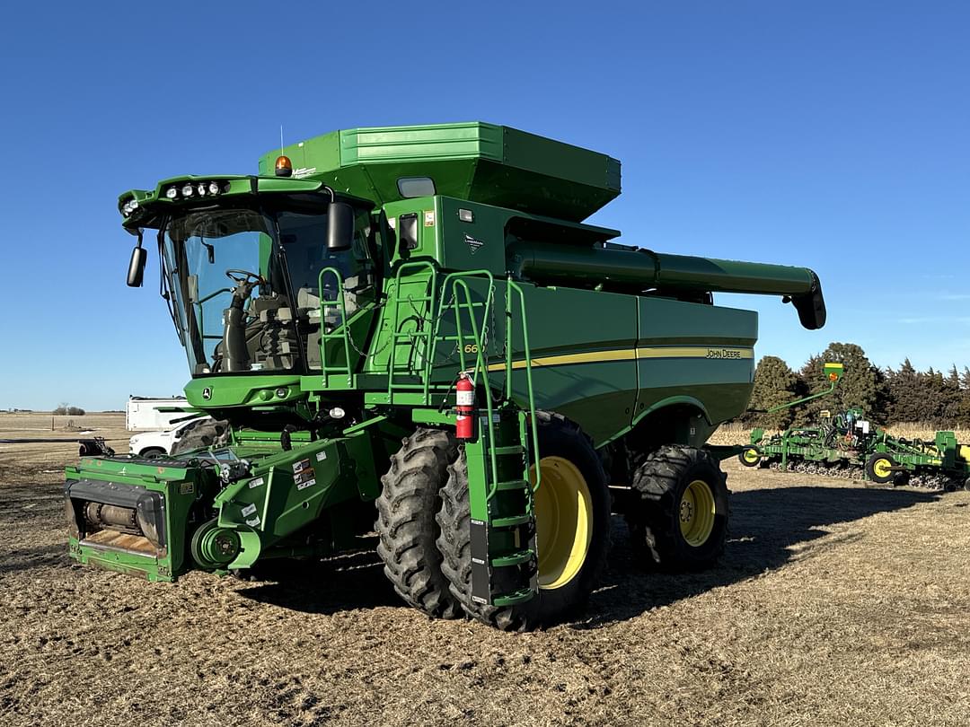 Image of John Deere S660 Primary image