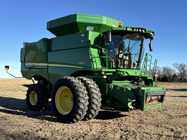 Image of John Deere S660 equipment image 1