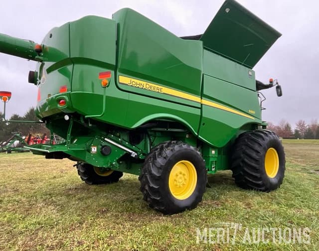 Image of John Deere S660 equipment image 4