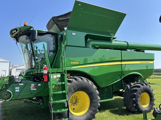 Image of John Deere S660 equipment image 1