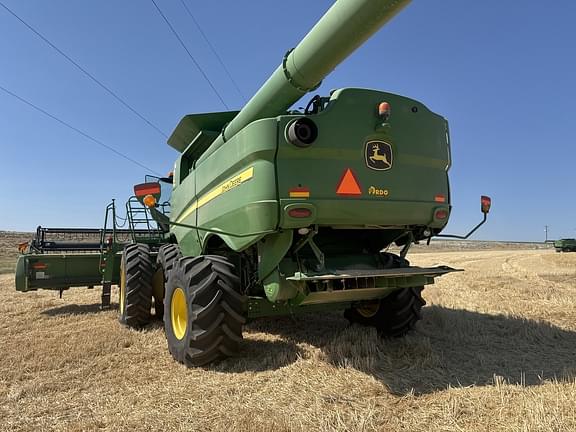 Image of John Deere S670 equipment image 2