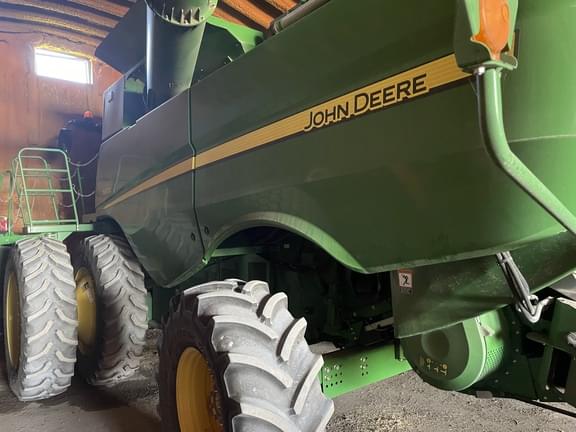 Image of John Deere S670 Primary image