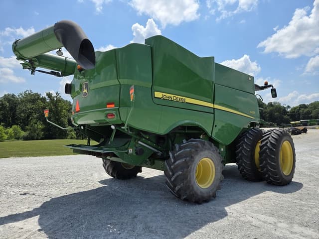 Image of John Deere S670 equipment image 4