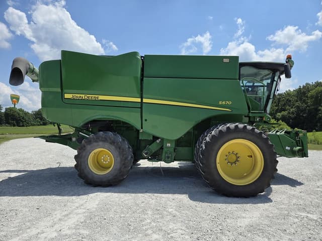Image of John Deere S670 equipment image 3