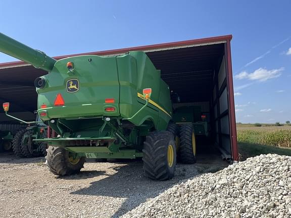 Image of John Deere S670 equipment image 4