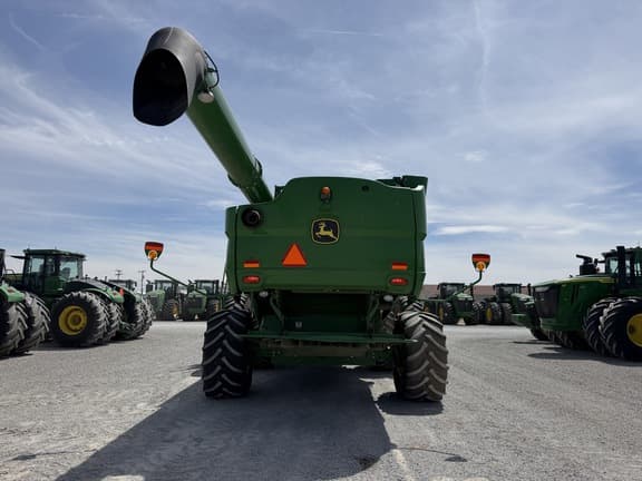 Image of John Deere S670 equipment image 3