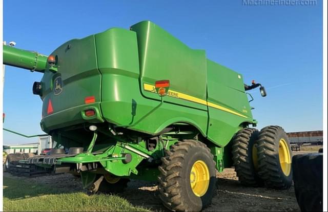 Image of John Deere S670 equipment image 3