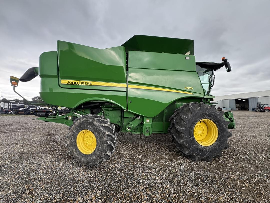 Image of John Deere S670 Primary image