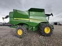 2015 John Deere S670 Image