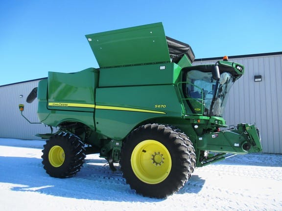 Main image John Deere S670