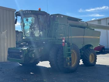Main image John Deere S670