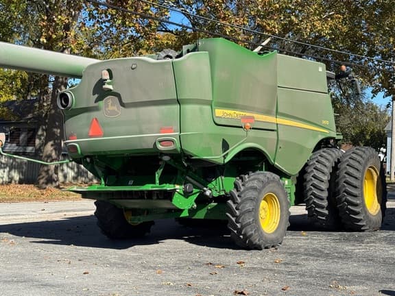 Image of John Deere S670 equipment image 4