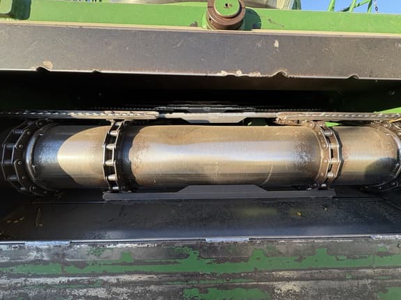 Image of John Deere S670 equipment image 2