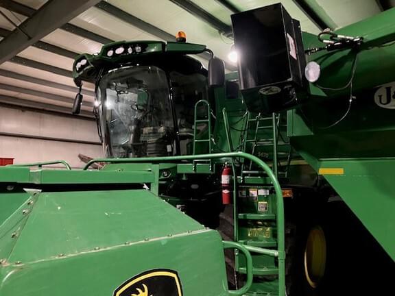 Image of John Deere S670 equipment image 2