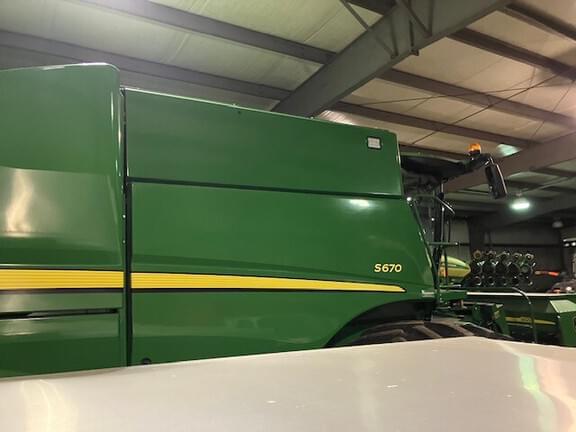 Image of John Deere S670 equipment image 3