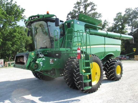 Main image John Deere S670