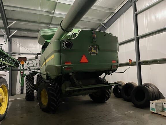 Image of John Deere S670 equipment image 2