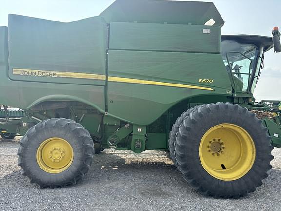 Image of John Deere S670 equipment image 4